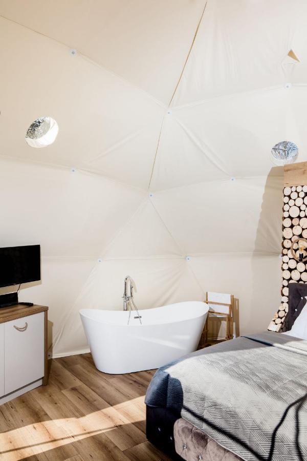 Glamping *